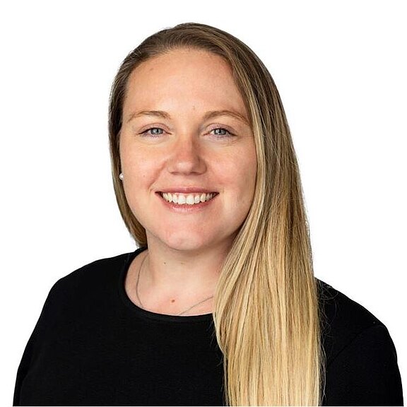 Leigh_Thomson_headshot_low_res_2.jpg